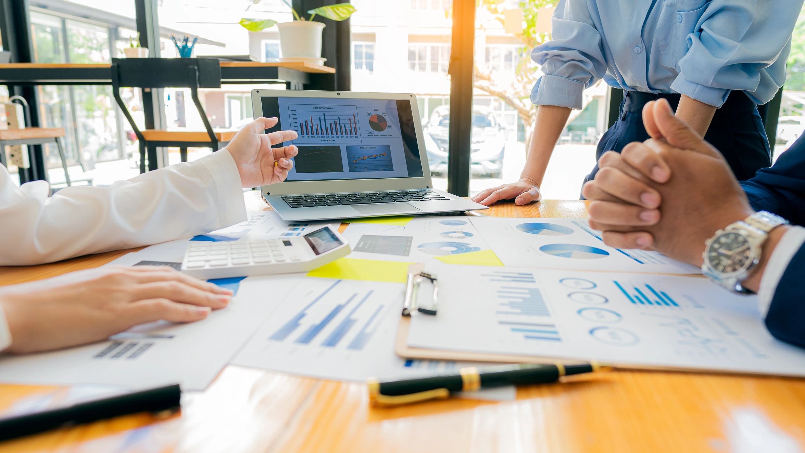 Consultant advising small business owner